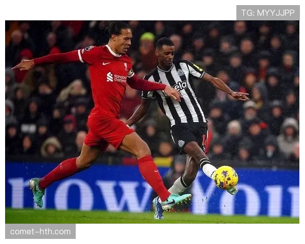 范迪克出门带着几百万，出来散个步都像在走红毯？